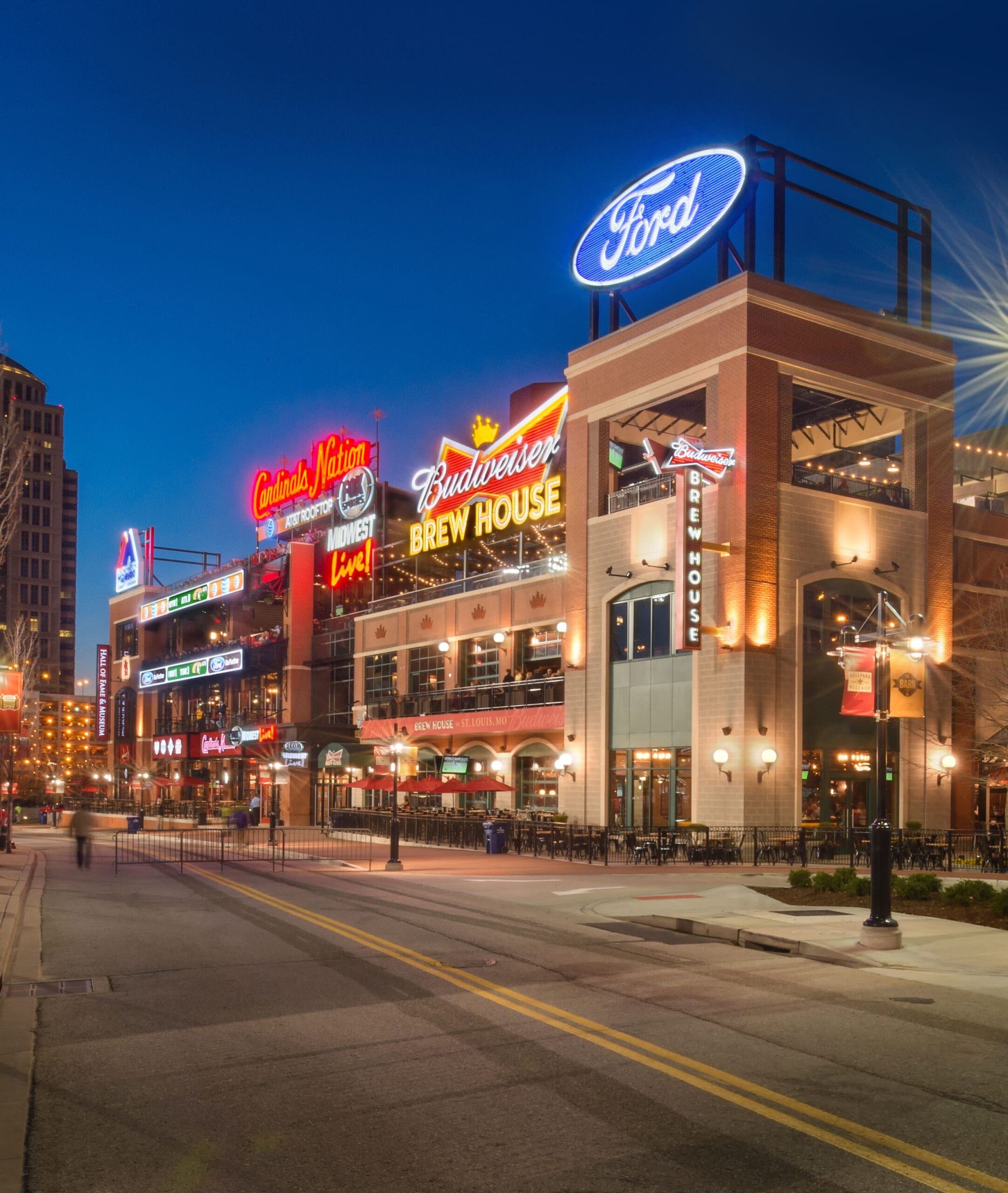 017_Ballpark_Village_interior_paric